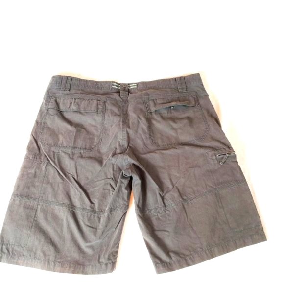 Private Member Shorts with Cargo pockets - Picture 5 of 6